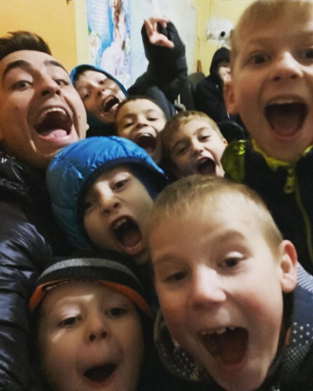 16_05_Вік_на_Вік_Фіма_Константиновський_з_дітьми_з_ шелтеру (2)