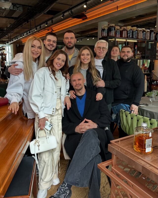 02.06_Сім'я по неділях_Цимбалюк з колегами акторами